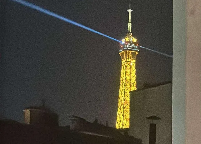 Trocadero Prestige 16 *